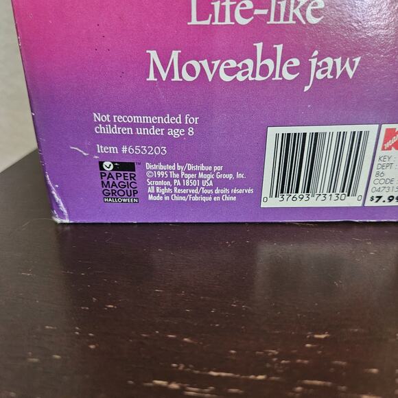 Vintage Halloween Skull Blow Mold Hinged Moveable Jaw Paper Magic Group - Picture 8 of 10